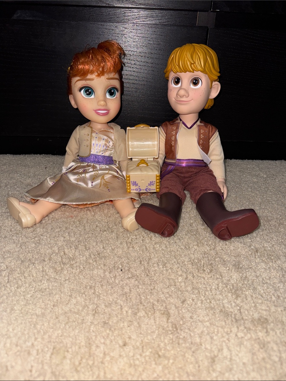 Disney Frozen Anna & Kristoff Proposal Dolls Set